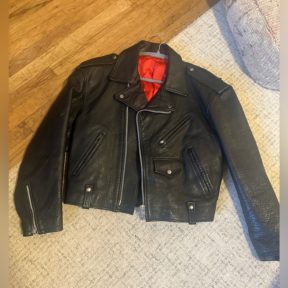 Black thick leather oversized vintage motorcycle jacket Barcelona